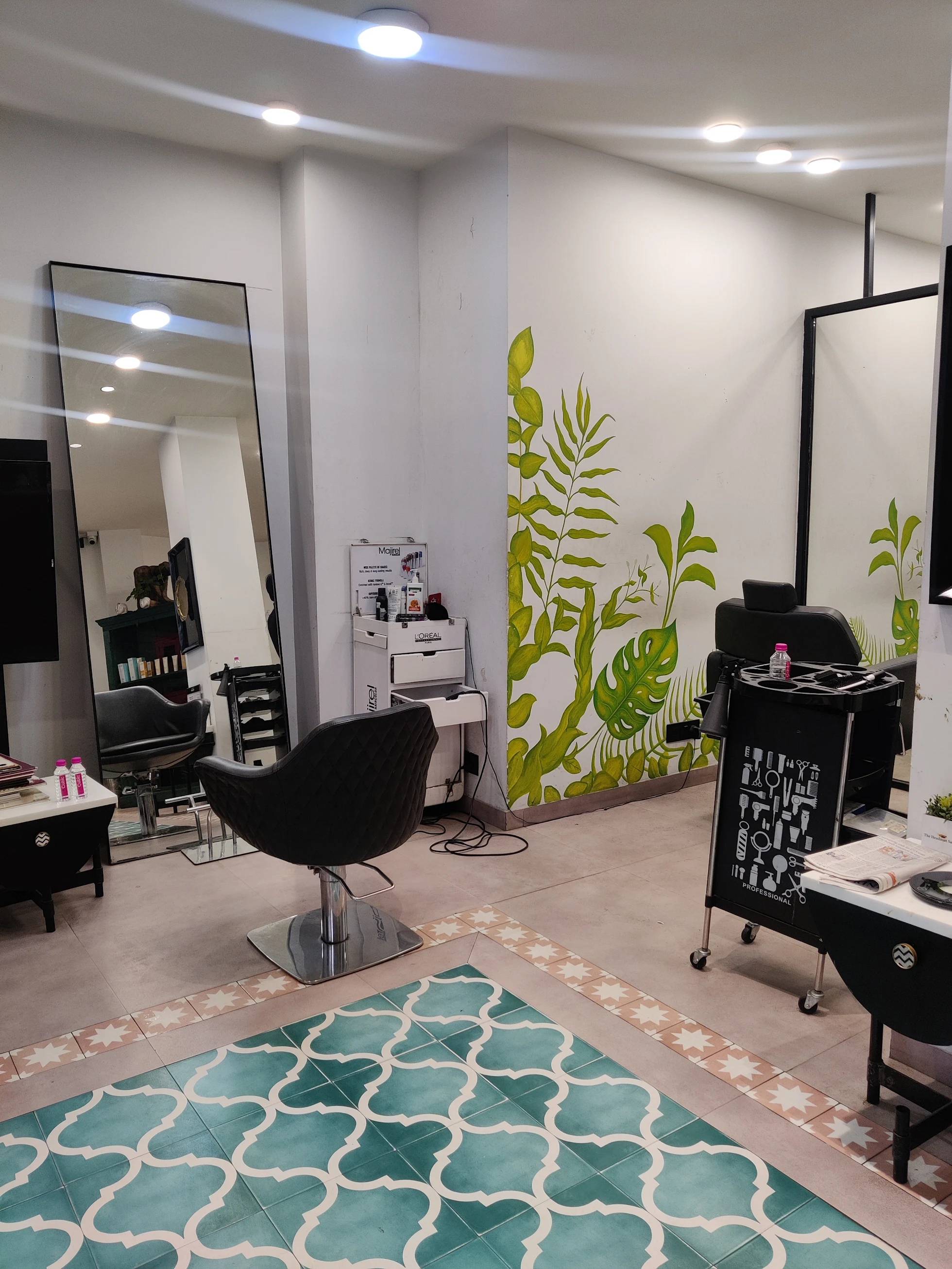 The headman salon